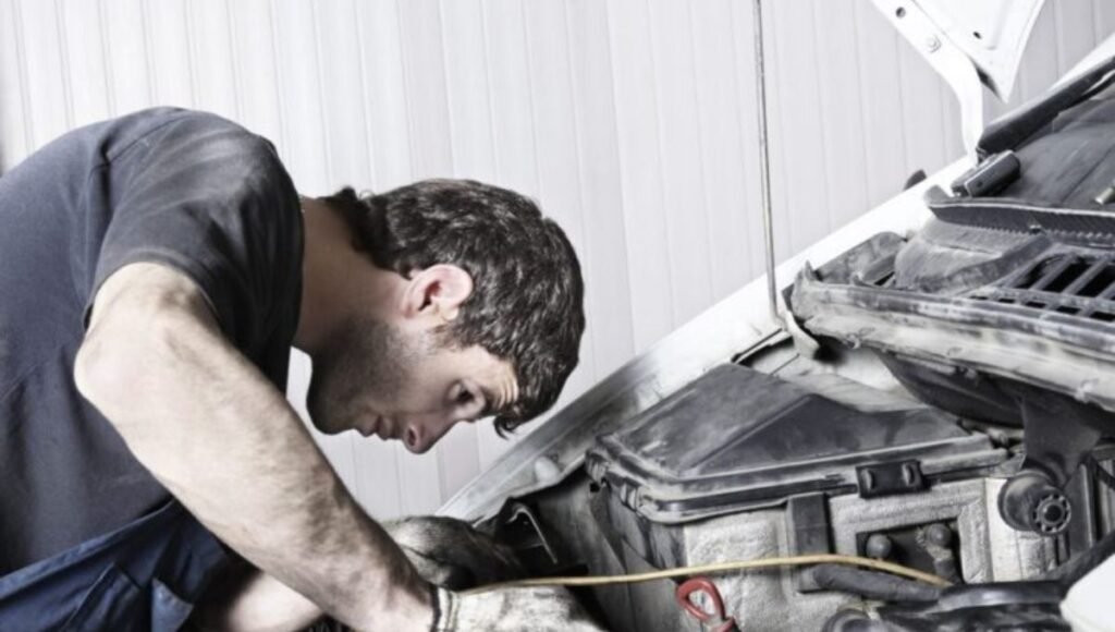 Should You Visit a Mechanic or Fix It Yourself?